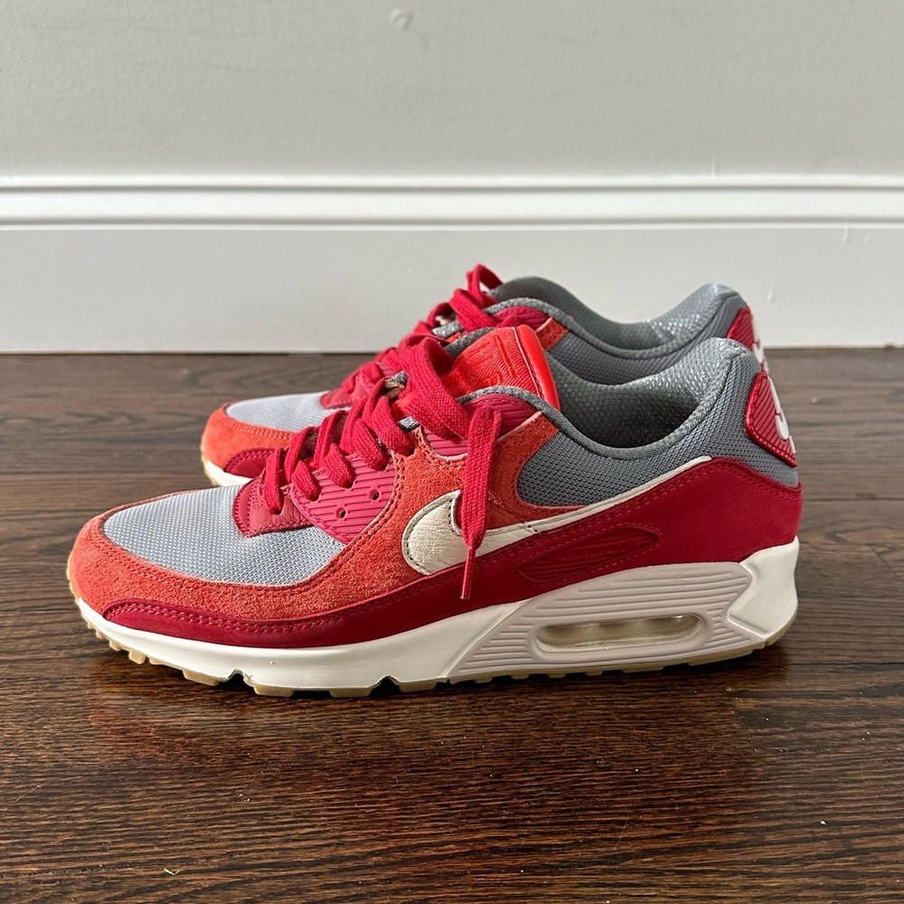 Men’s Nike Air Max 90. Like new. Sz 10.5. No box.